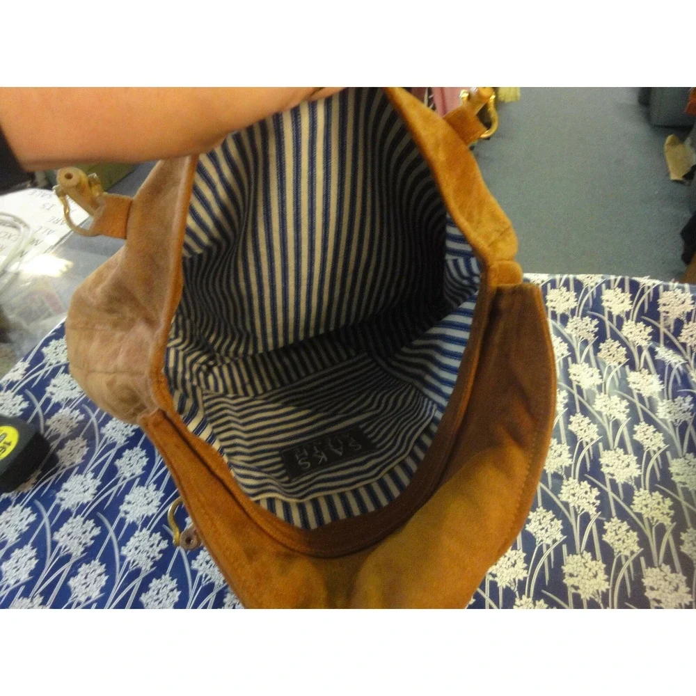 saks fifth avenue brown suede wood handle flower‎ button accent purse handbag